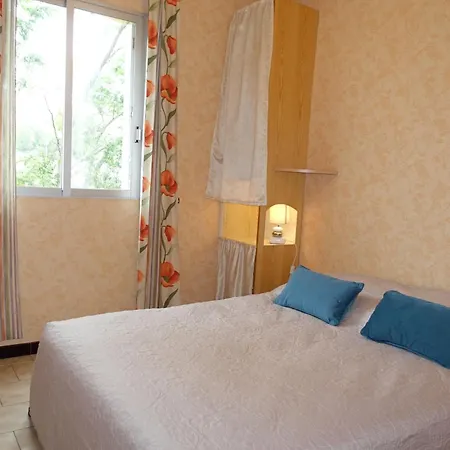 Les Genets By Interhome