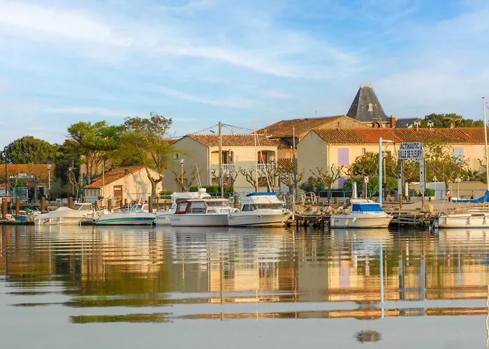 Les Genets By Interhome Daire *